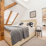 Apartmán Fantastic Attic With Big Terrace
