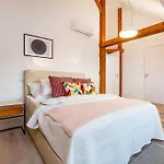 Fantastic Attic With Big Terrace Apartmán
