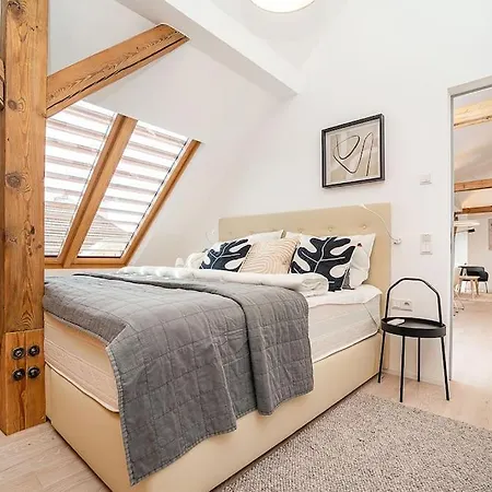 Apartmán Fantastic Attic With Big Terrace